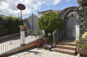 Гостиница B&B Villa Liliya  Фьюмефреддо-Ди-Сицилия